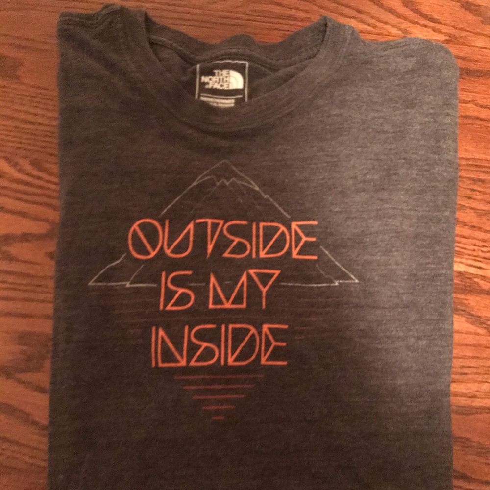 Men’s North face t-shirt